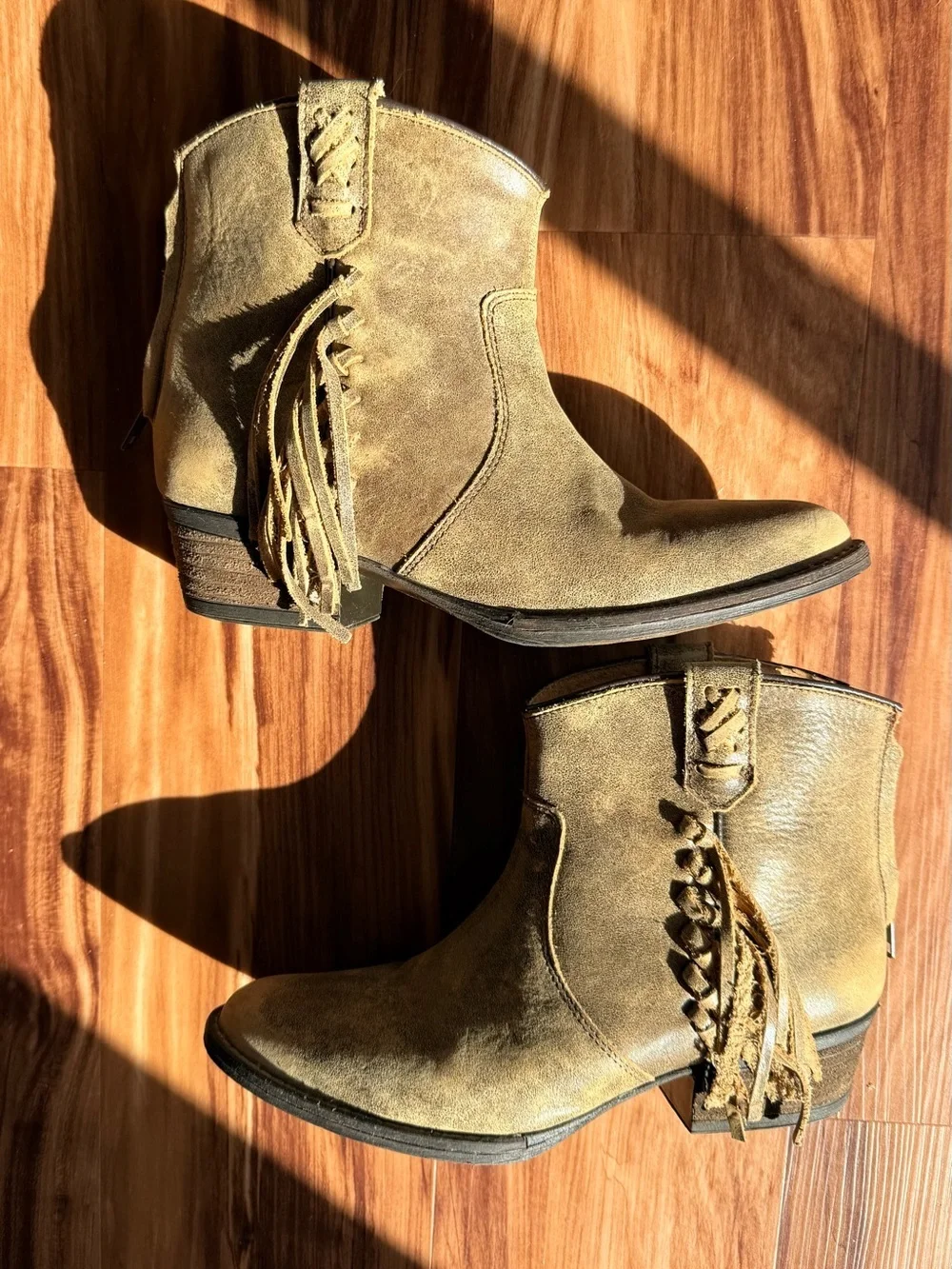 Very Volatile Genuine Leather Fringe Ankle Boots